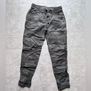 Garage Camo Army Green Pants Size Medium